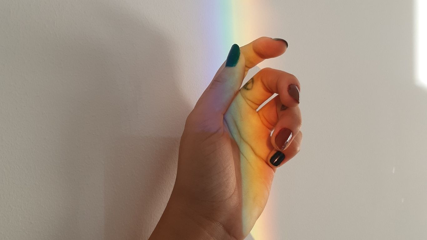 איך לבחור צבע דומיננטי לציור בחלל